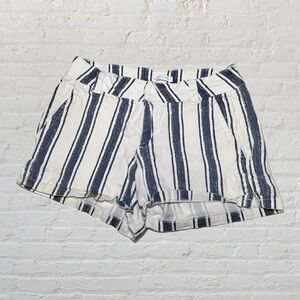 New York and Company stretch twill shorts